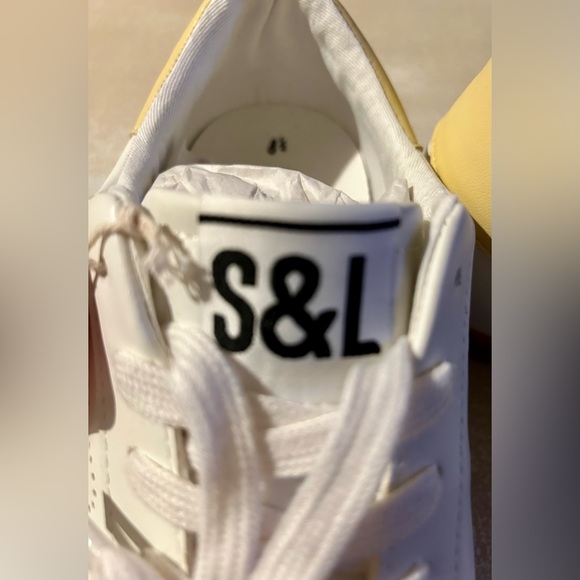 Sam & Libby “ADDIE” Sneaker - Picture 8 of 11